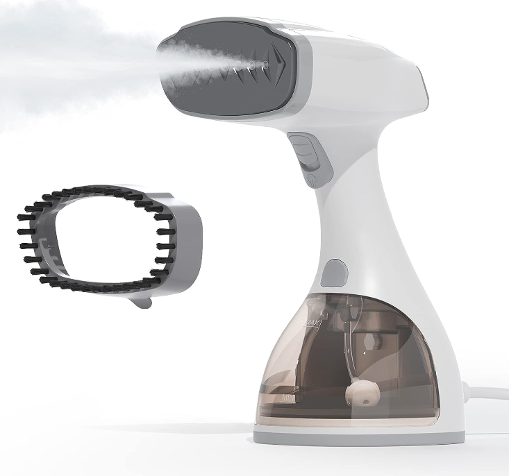 Vertical steam iron with rapid steaming for wrinkle removal