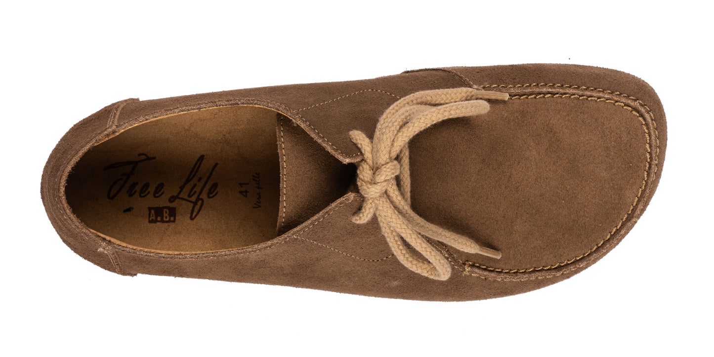 Men's shoe with soft insole