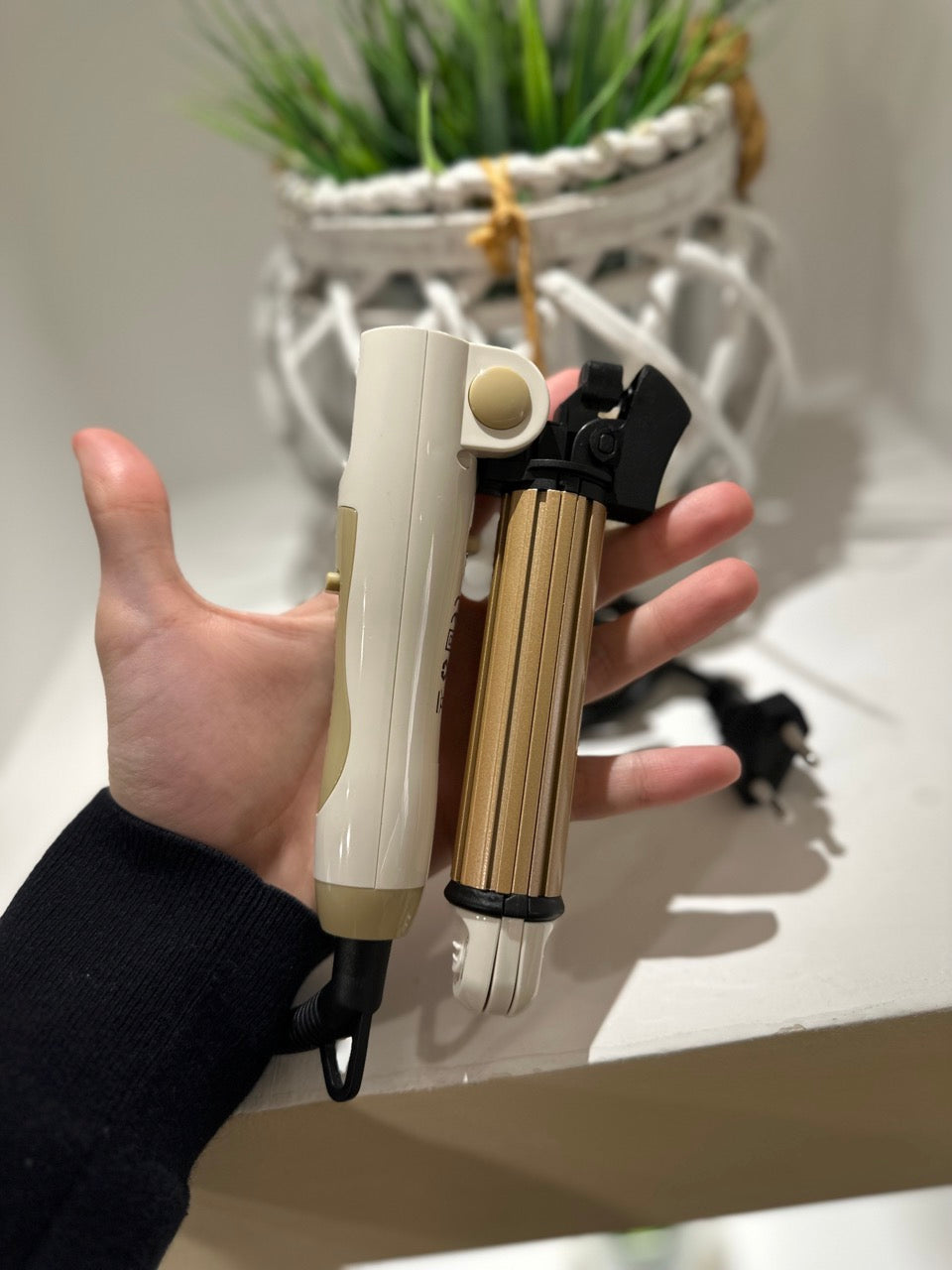 StyleStream – Mini Piastra Portatile per Capelli Lisci e Perfetti