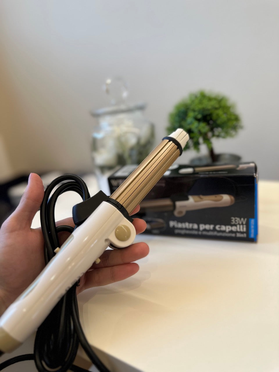 StyleStream – Mini Piastra Portatile per Capelli Lisci e Perfetti