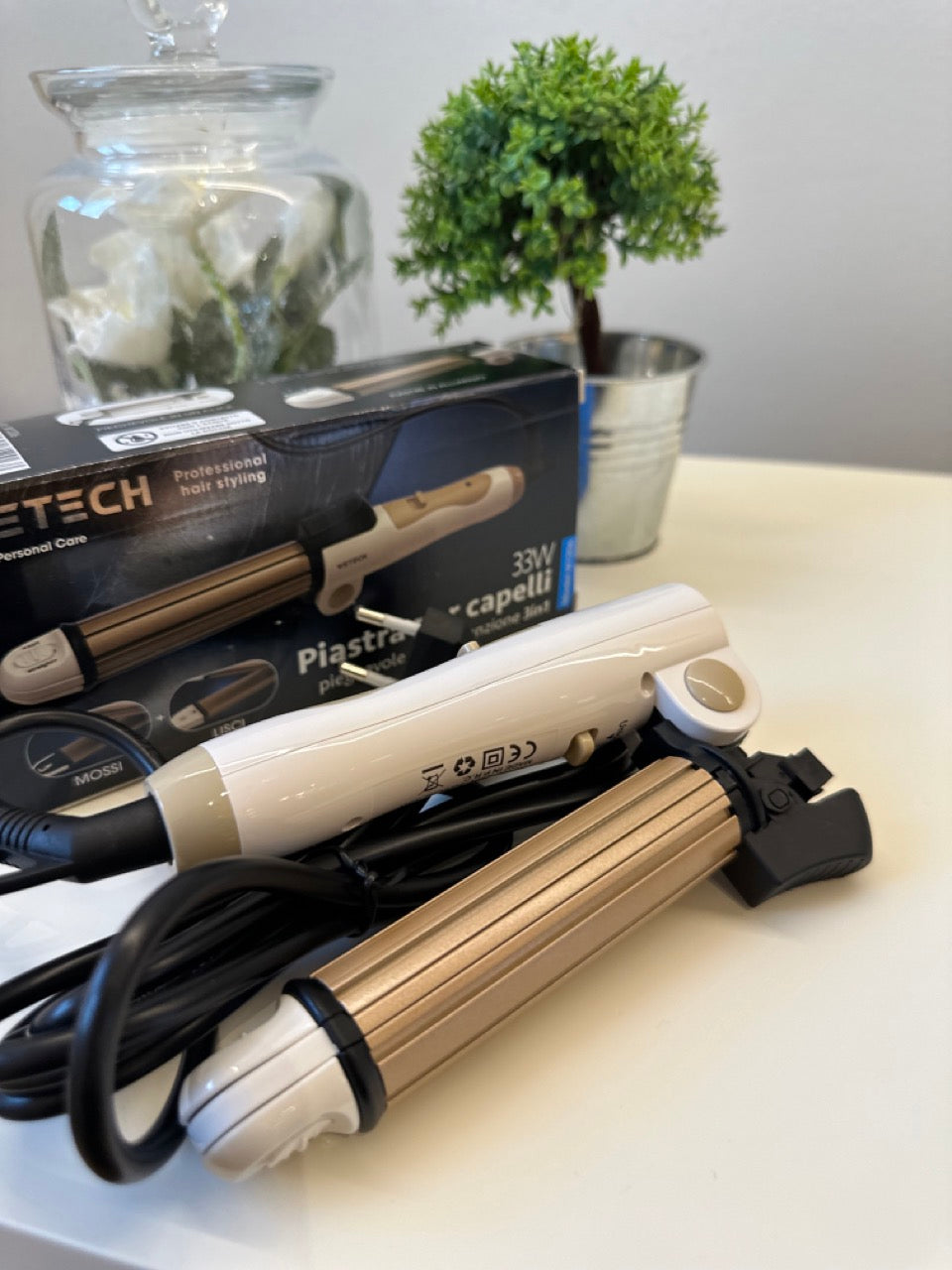 StyleStream – Mini Piastra Portatile per Capelli Lisci e Perfetti