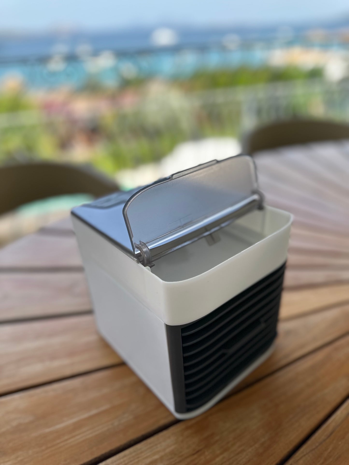 Condizionatore portatile ArcticAir™ con raffreddamento ad acqua